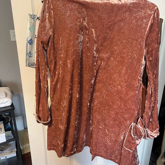 Forever 21 Robe - Medium Pink - Velvet - Picture 5 of 5